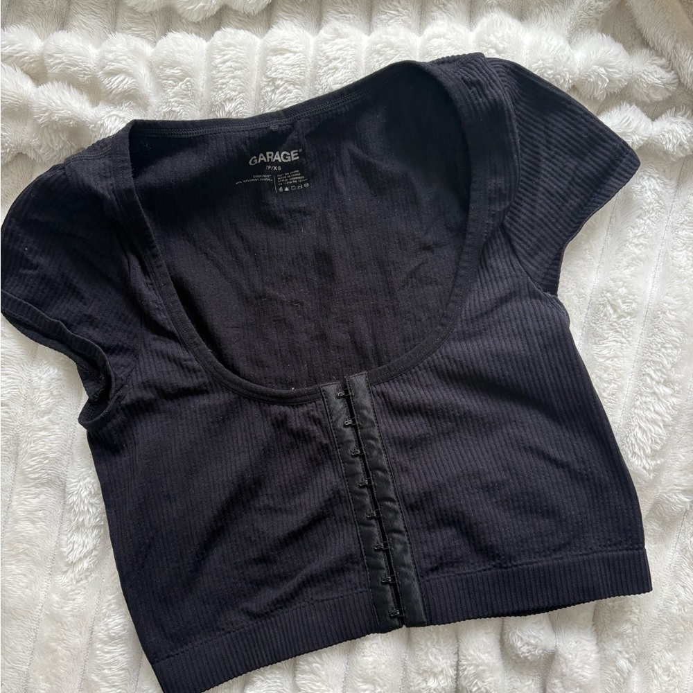 ❁ 3/$15 ❁ Garage Hook and Eye Crop Top